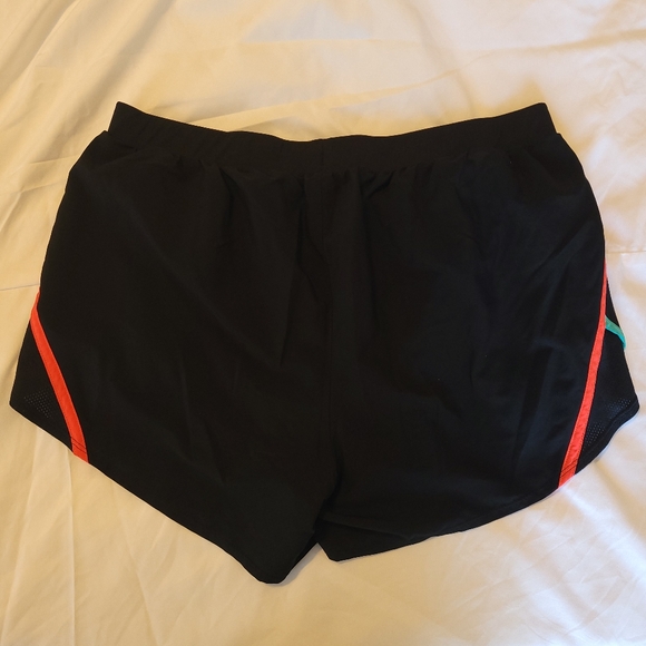 Under Armour Heatgear Loose Running Athletic Shorts Women's Large - Picture 4 of 5